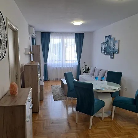 Plavi Paun Apartament